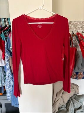 Women's Red Lace-Trim V-Neck Long Sleeve Tee